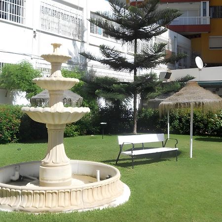 Next To Puerto Marina And The Beach بينالماذينا المظهر الخارجي الصورة