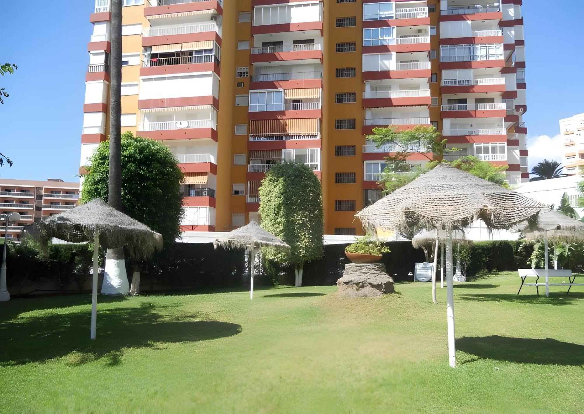 Next To Puerto Marina And The Beach بينالماذينا المظهر الخارجي الصورة