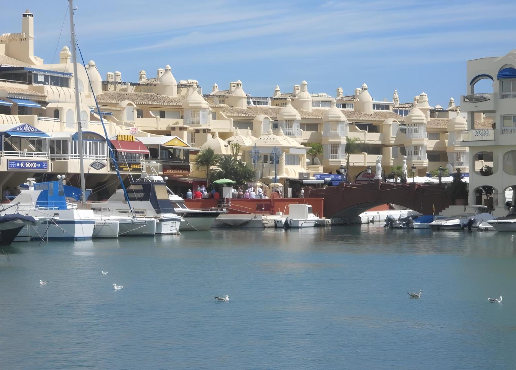 Next To Puerto Marina And The Beach بينالماذينا المظهر الخارجي الصورة